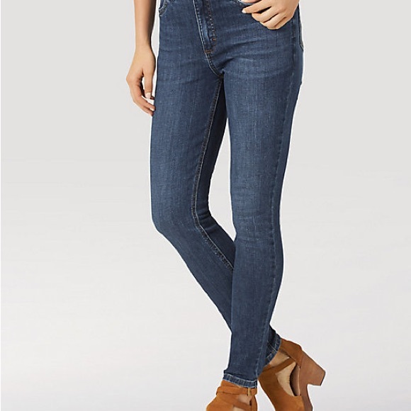 WOMEN'S WRANGLER RETRO® HIGH RISE SKINNY JEAN - Picture 2 of 8